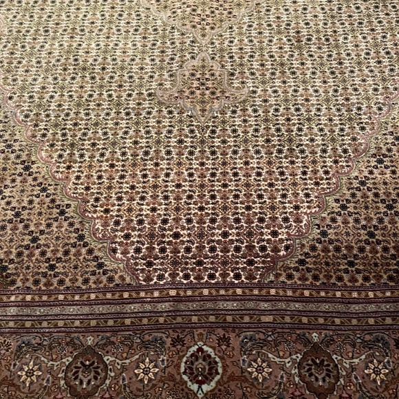 Persian Rug - Picture 2 of 11